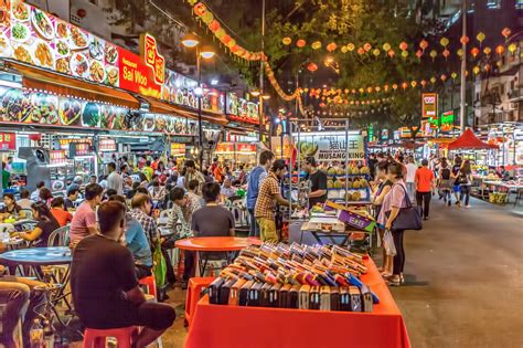 Bukit Bintang Street Market! Un'Esplosione di Colori e Sapori Asiatici