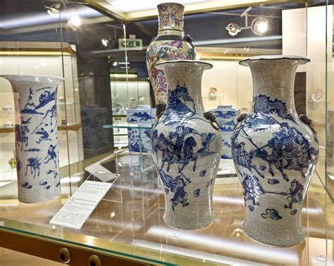  Il Museo della Porcellana di Dongguan: Un Viaggio Incantevole nel Passato e nelle Arti Cinesi!