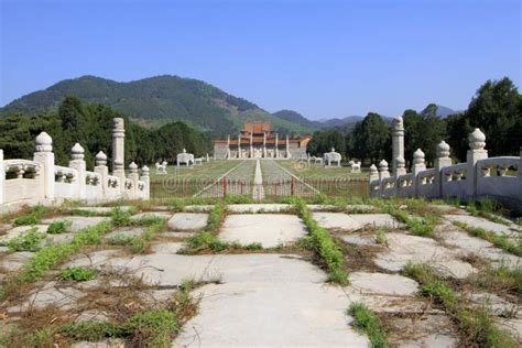  Il Ponte di Marmo Bianco, un capolavoro di pietra e storia nella verdeggiante Zhaotong!