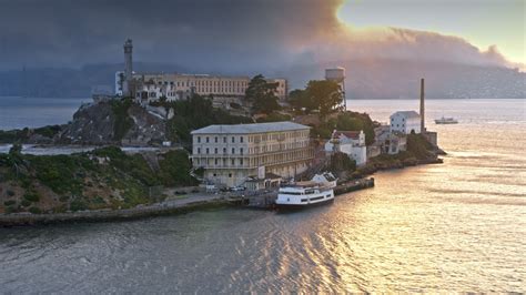 L'Alcatraz Island: Un enigmatico carcere con una vista mozzafiato sulla Baia di San Francisco!