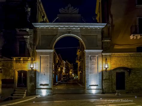  La Porta della Città purpurea, un'antica porta monumentale e una finestra sul passato!