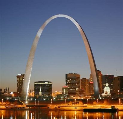 The Gateway Arch: Un Gigante d'Acciaio che Ti Porta nel Cuore di St. Louis!